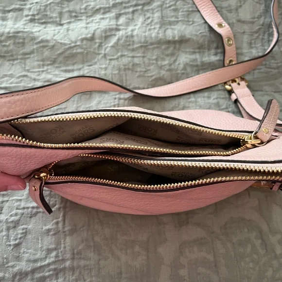 Michael Kors Pink Crossbody Bag - Picture 3 of 14